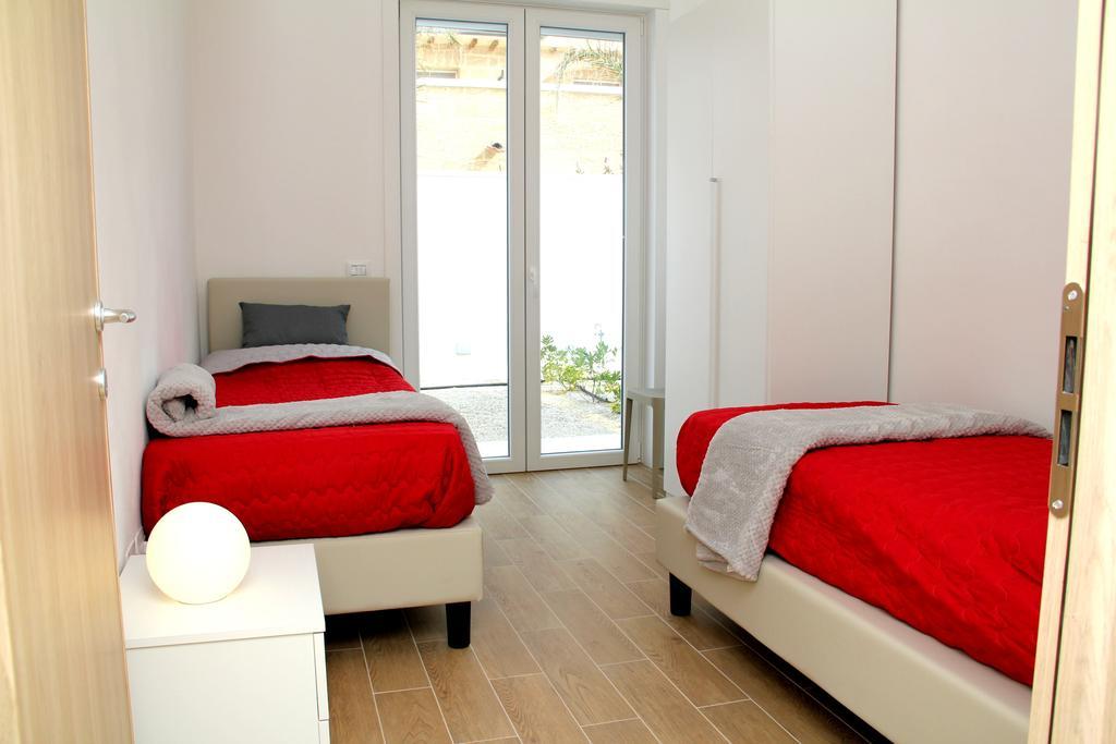 Altomare Case Vacanza Torre Lapillo Habitación foto